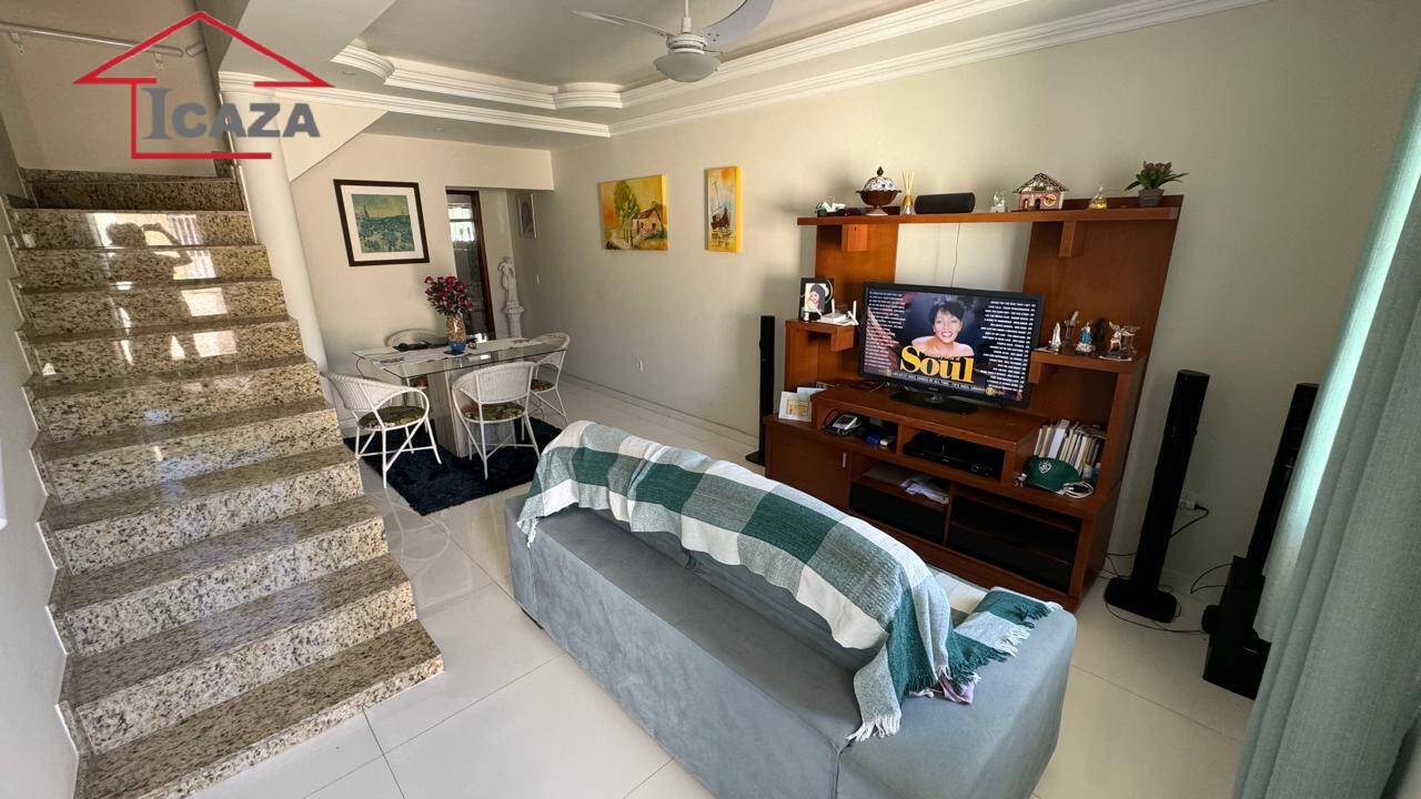 Casa à venda com 2 quartos, 120m² - Foto 3