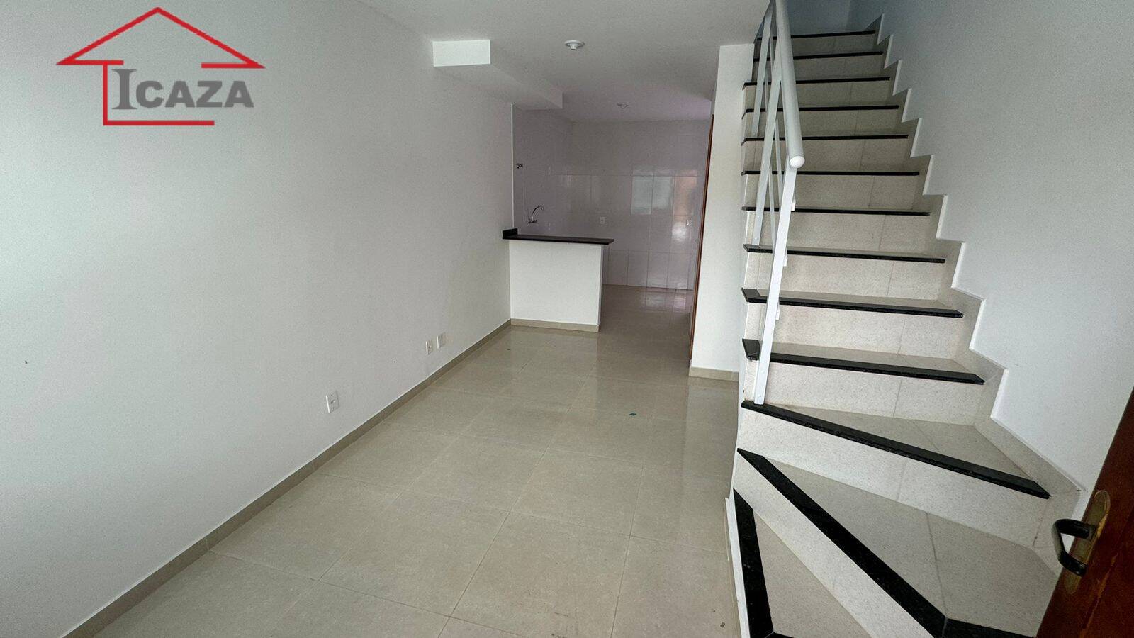 Casa à venda com 2 quartos, 57m² - Foto 2