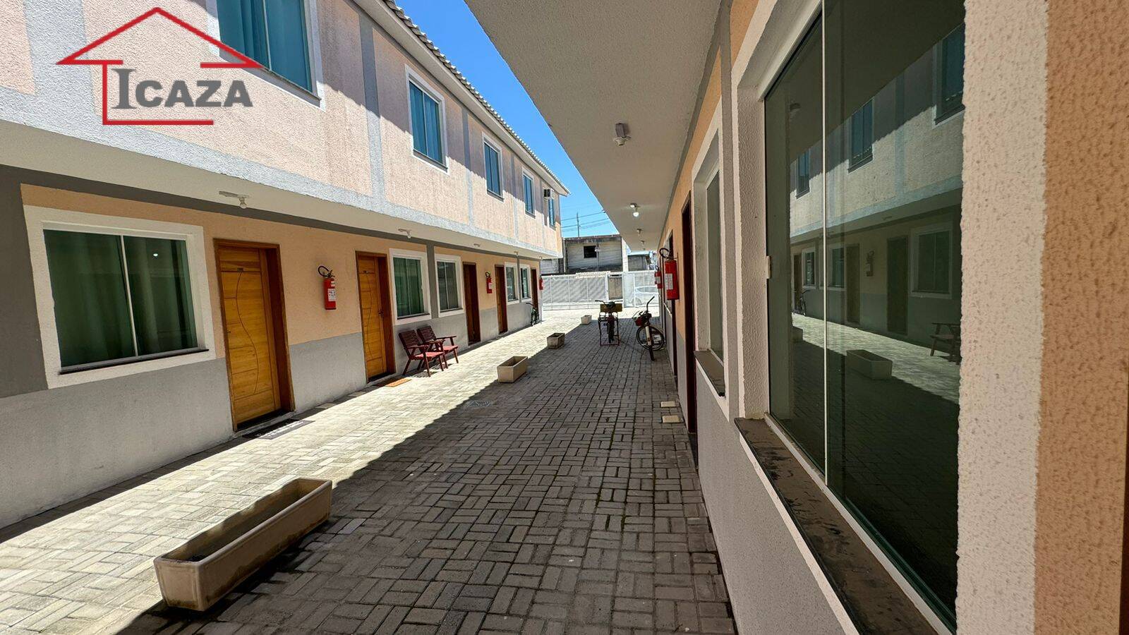 Casa à venda com 2 quartos, 57m² - Foto 1